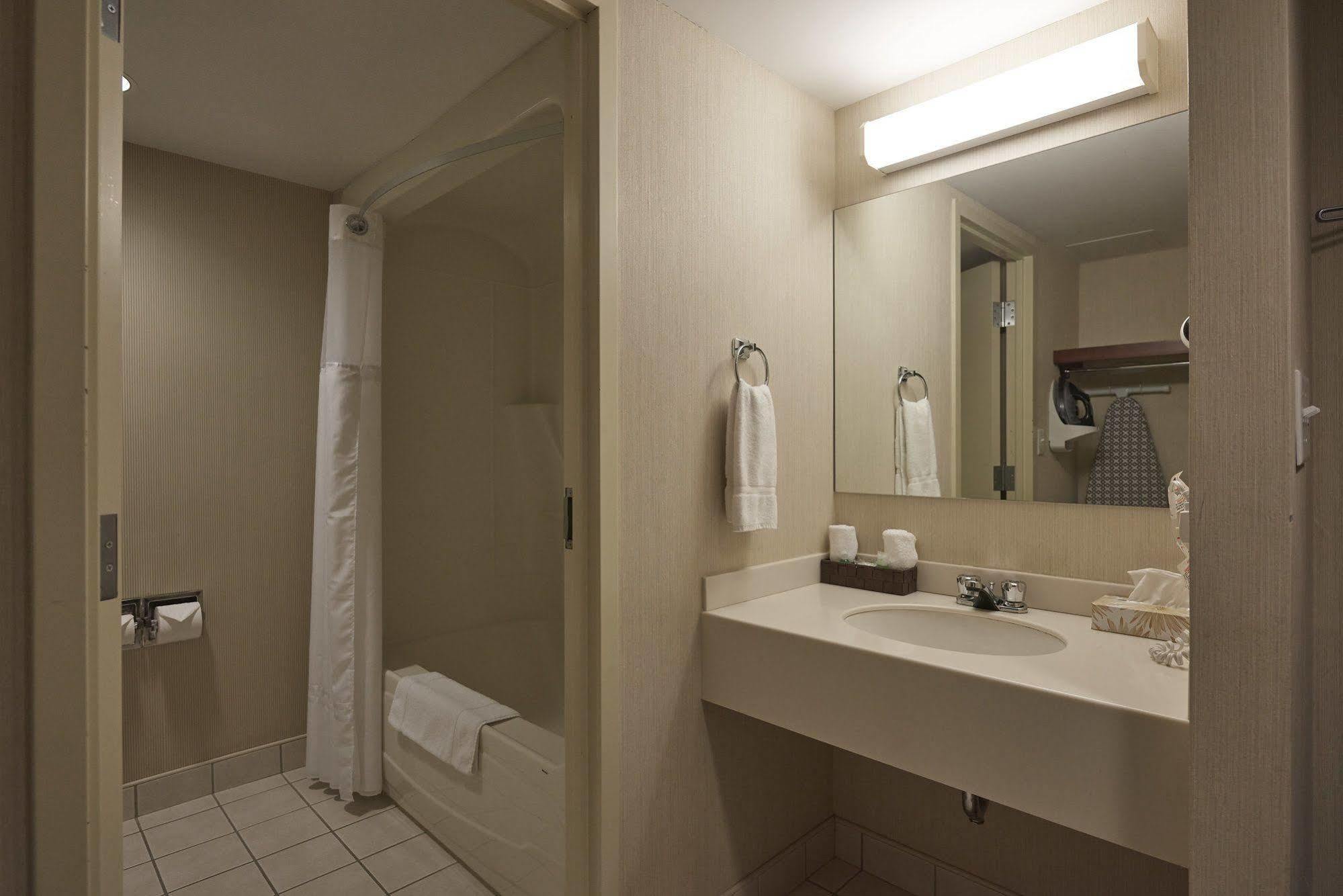 Capital Hotel St. John's Zewnętrze zdjęcie